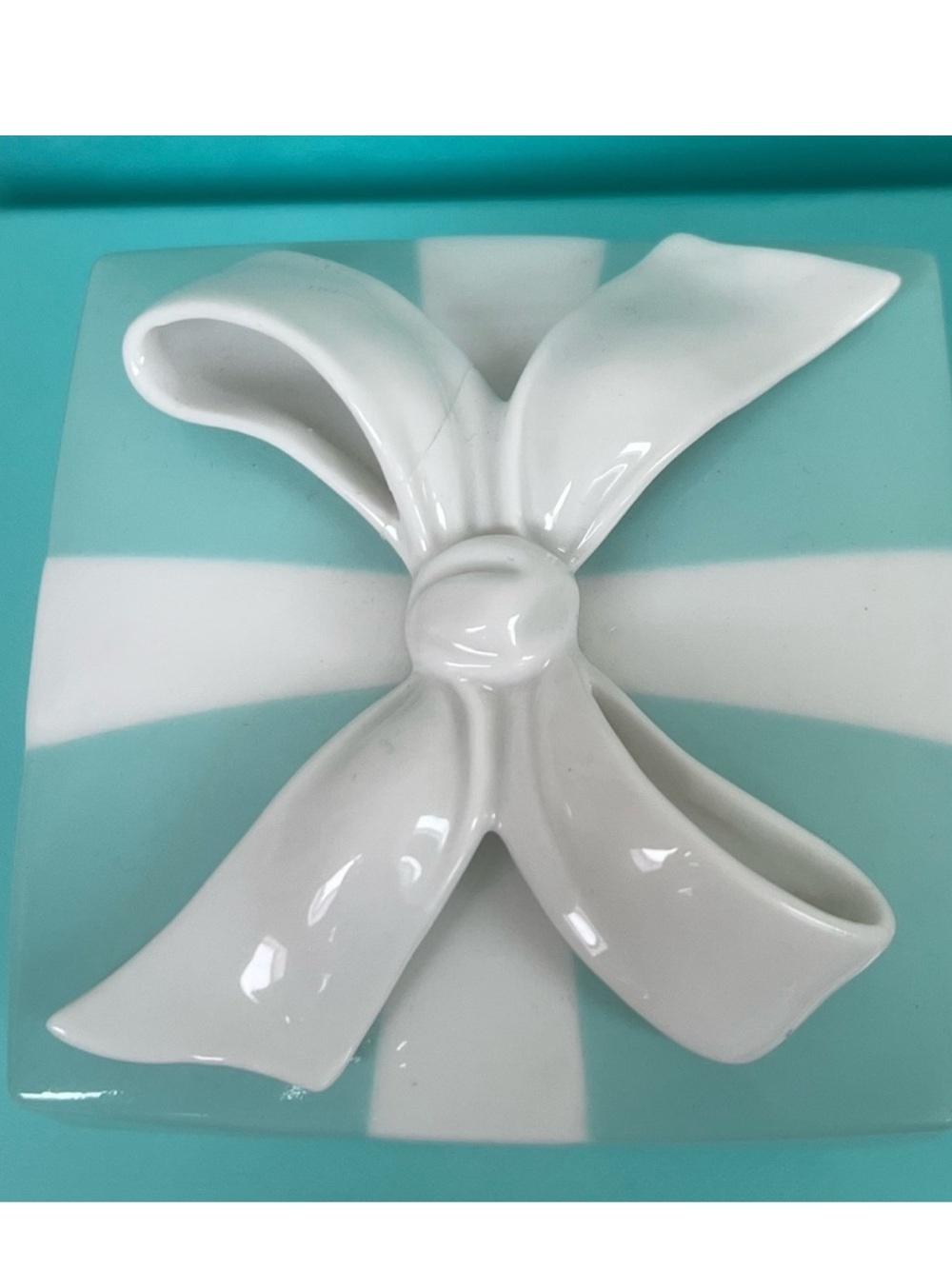 Tiffany & Co. Blue and White Ceramic Gift Box Trinket - Picture 2 of 4